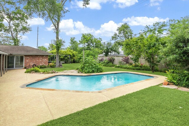 1415 Lehman St, Houston, TX 77018 - view of pool with a patio area