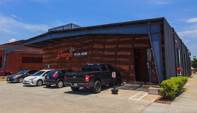 320 Neyland St, Houston, TX 77022 - view of parking