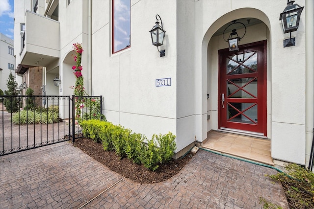 5211 Calle Cordoba Pl, Houston, TX 77007 - property entrance with stucco siding
