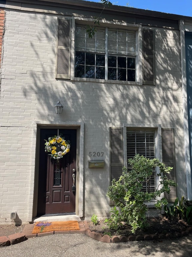 5207 Arboles Dr Unit 3, Houston, TX 77035 - property entrance with brick siding