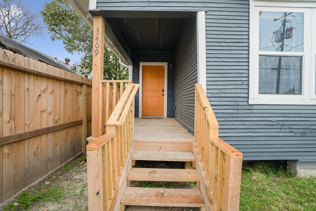 3409 Providence St, Houston, TX 77020 - view of exterior entry featuring fence