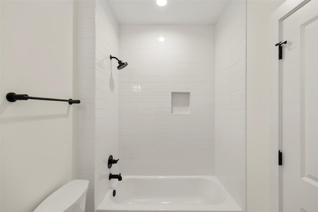 1038 W 31st St, Houston, TX 77018 - bathroom with toilet, shower / tub combination, and recessed lighting