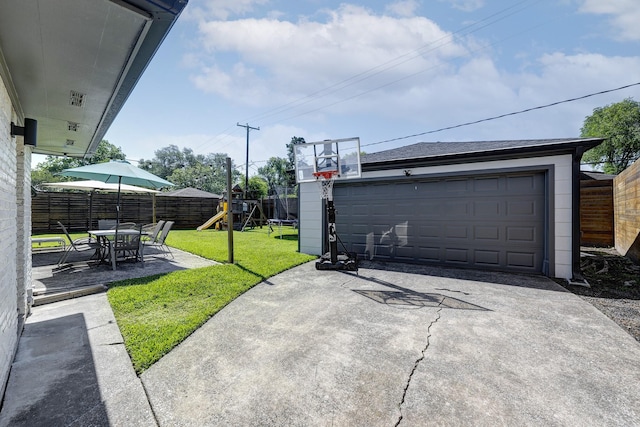5623 Spellman Rd, Houston, TX 77096 - view of detached garage