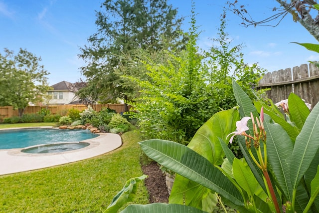 7903 Black Horse Cv, Missouri City, TX 77459 - view of swimming pool with a pool with connected hot tub
