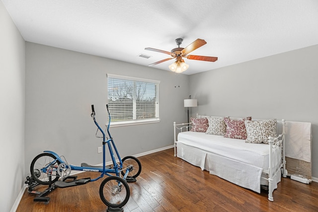 7903 Black Horse Cv, Missouri City, TX 77459 - sitting room with baseboards, wood finished floors, and a ceiling fan