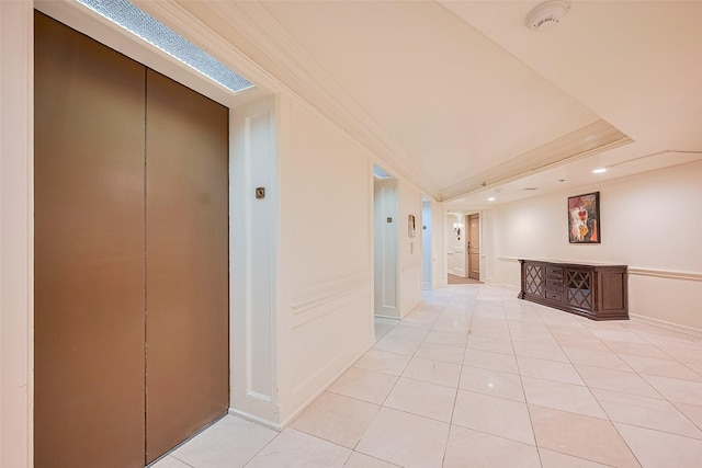 3525 Sage Rd Unit 1004, Houston, TX 77056 - hall with crown molding, light tile patterned floors, baseboards, and recessed lighting