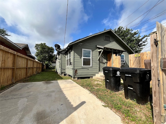 6602 Ave R, Houston, TX 77011 - view of front of house featuring a patio area