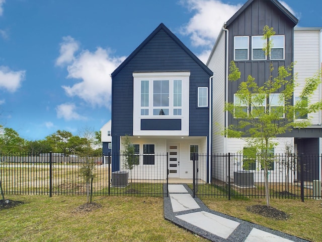 8315 Springwood Creek Ln, Houston, TX 77055 - contemporary house with board and batten siding
