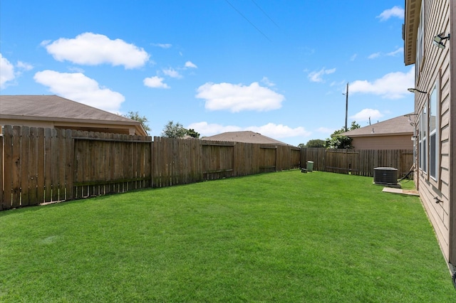 2415 Fallen Pine Ln, Houston, TX 77088 - view of yard featuring cooling unit