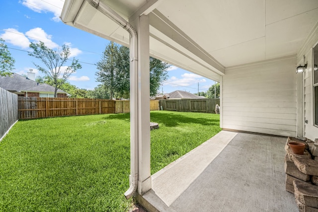6733 Hidden Colony Ln, Dickinson, TX 77539 - view of yard featuring a patio