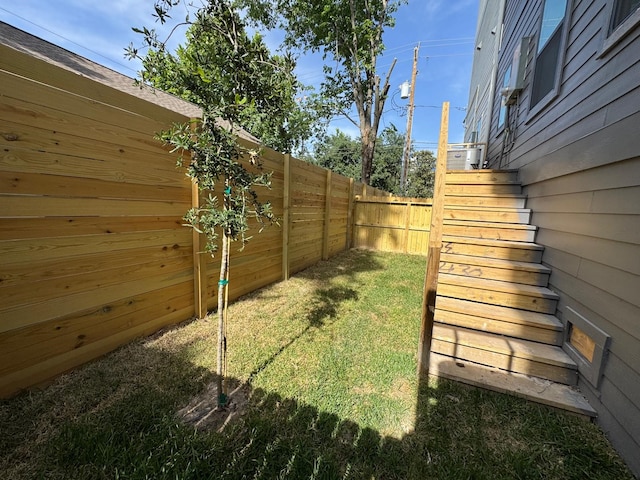 1631 Beall St, Houston, TX 77008 - view of yard