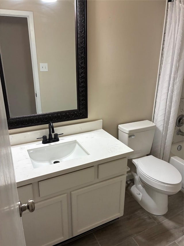 19638 Plantation Grove Trl, Katy, TX 77449 - bathroom featuring vanity, toilet, and shower / tub combo