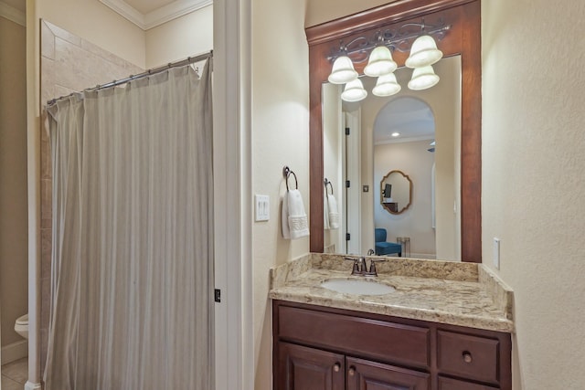 14 Royal King Rd, Tomball, TX 77377 - ensuite bathroom featuring ornamental molding, vanity, toilet, a shower with curtain, and a textured wall