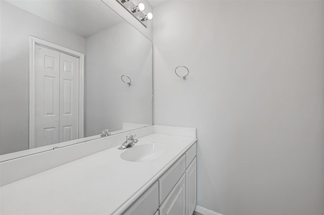 2710 Grants Lake Blvd Unit L8, Sugar Land, TX 77479 - bathroom featuring vanity