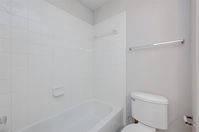 2710 Grants Lake Blvd Unit L8, Sugar Land, TX 77479 - bathroom featuring toilet and shower / bathtub combination