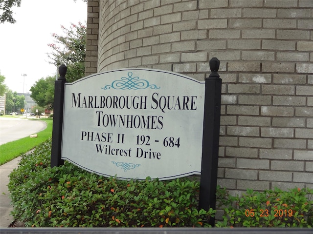434 Wilcrest Dr Unit 434, Houston, TX 77042 - view of community / neighborhood sign