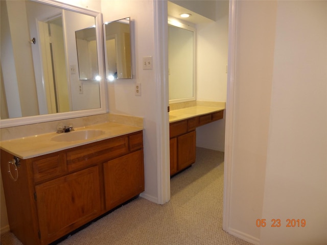 434 Wilcrest Dr Unit 434, Houston, TX 77042 - bathroom with two vanities