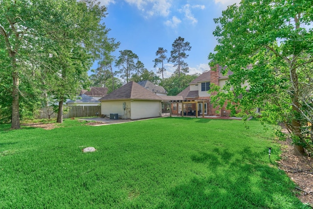 view of yard with a patio