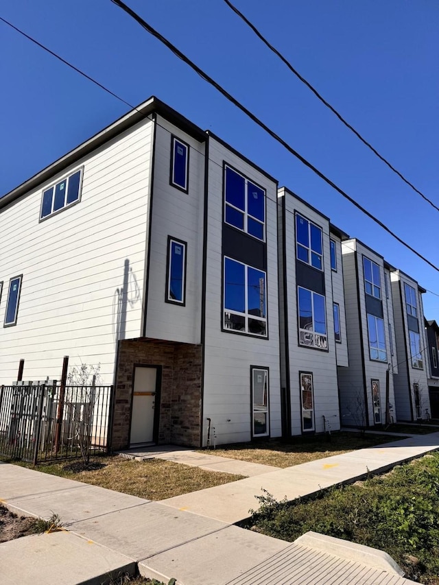 2708 Nagle St, Houston, TX 77004 - view of property exterior
