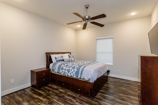 110 Amundsen St, Houston, TX 77009 - bedroom featuring baseboards, dark wood-style flooring, recessed lighting, and ceiling fan