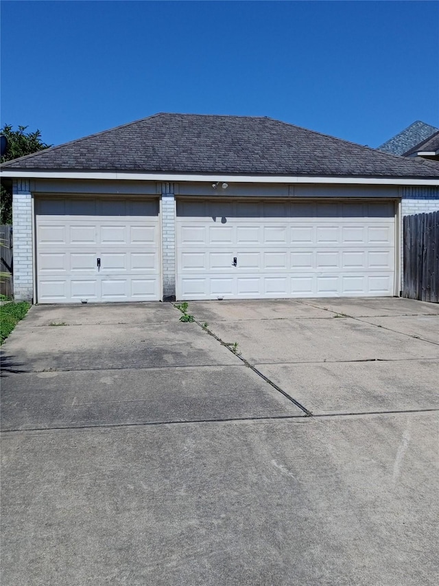 5014 Misty Park Ln, Sugar Land, TX 77479 - garage featuring concrete driveway