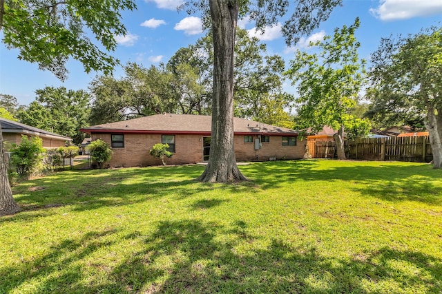 5839 Ettrick Dr, Houston, TX 77035 - view of yard