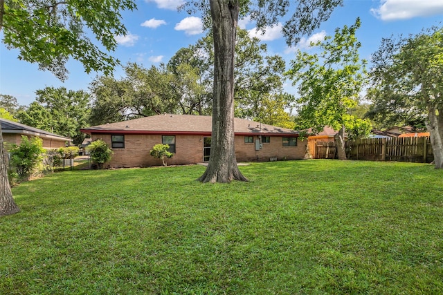 5839 Ettrick Dr, Houston, TX 77035 - view of yard