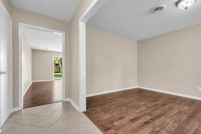 5839 Ettrick Dr, Houston, TX 77035 - unfurnished room featuring light wood-style flooring and baseboards