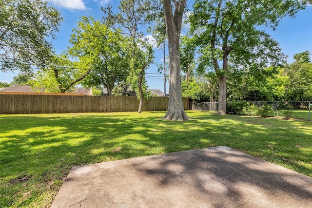 5839 Ettrick Dr, Houston, TX 77035 - view of yard featuring a patio