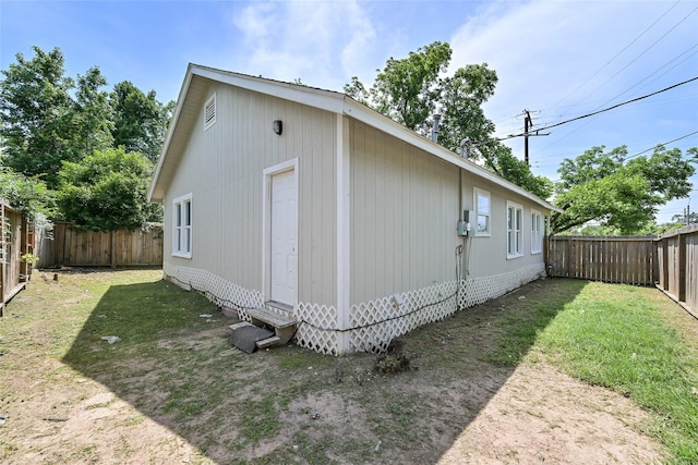 801 S Travis Ave, Cleveland, TX 77327 - view of side of property with entry steps