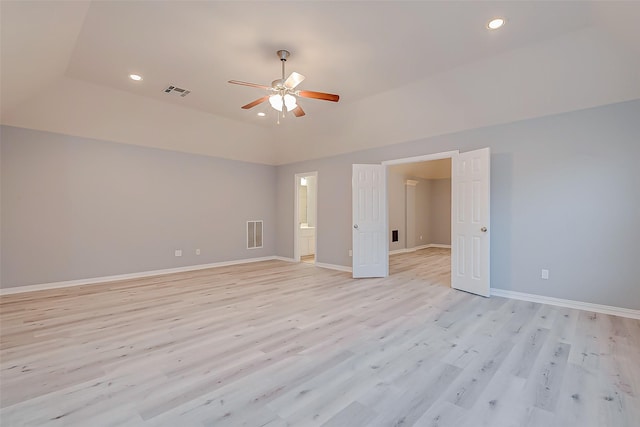 18306 S Austin Shore Dr, Cypress, TX 77433 - empty room featuring a ceiling fan, light wood-type flooring, recessed lighting, baseboards, and vaulted ceiling