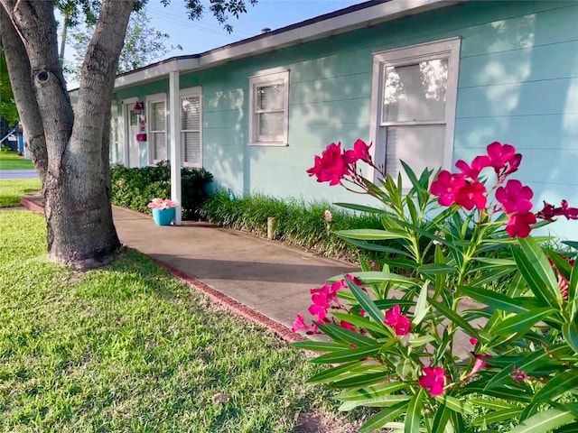 1902 Bayou Shore Dr, Galveston, TX 77551 - view of front facade
