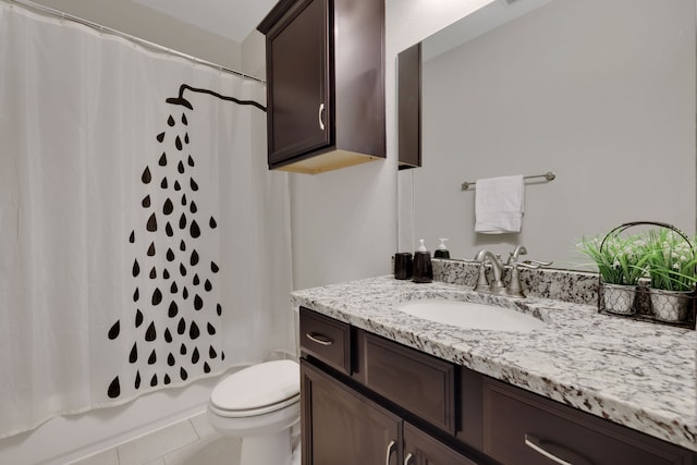 6706 Miller Shadow Ln, Sugar Land, TX 77479 - full bath featuring toilet, vanity, and shower / bath combination with curtain