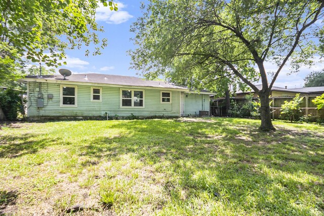 2705 Camille St, Pasadena, TX 77506 - view of rear view of house