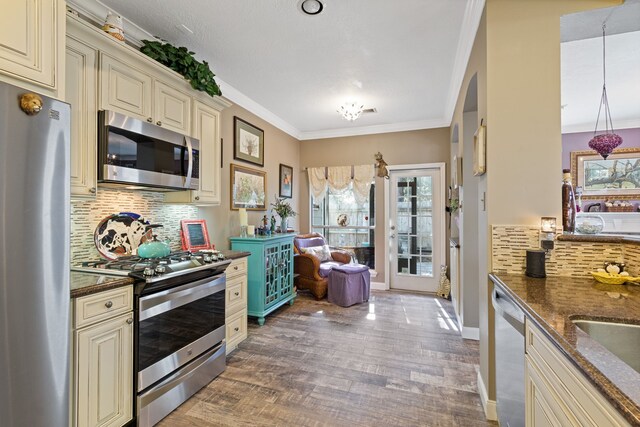47 S Spiral Vine Cir Unit 47, The Woodlands, TX 77381 - photo 15