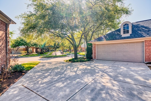 1114 Ridgeburg Ct, Houston, TX 77077 - garage featuring concrete driveway