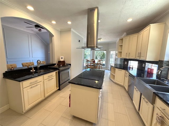 2810 Bright Trl, Sugar Land, TX 77479 - kitchen featuring stainless steel appliances, island range hood, open shelves, a sink, and ornamental molding