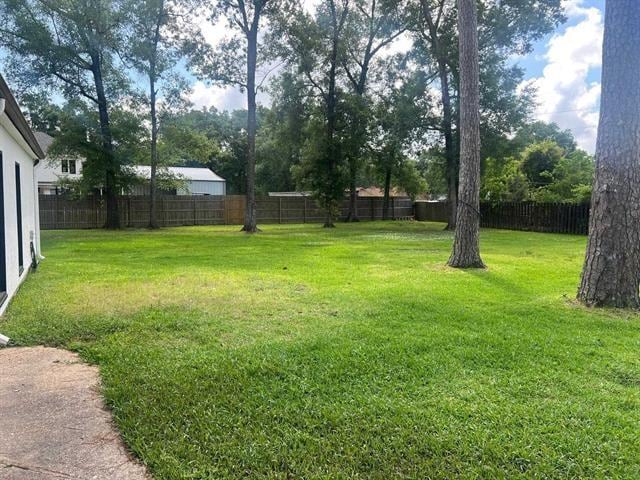 13375 Craig Ln, Bevil Oaks, TX 77713 - view of yard