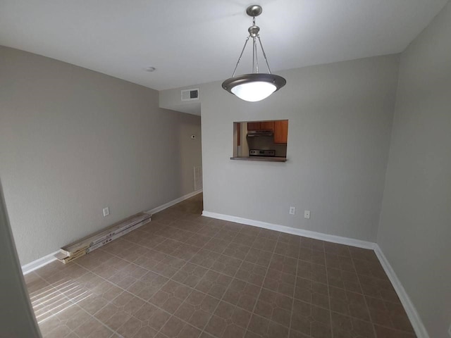 8100 Creekbend Dr Unit 135, Houston, TX 77071 - unfurnished room featuring baseboards