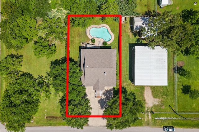 211 4th St, Dickinson, TX 77539 - bird's eye view of a pool
