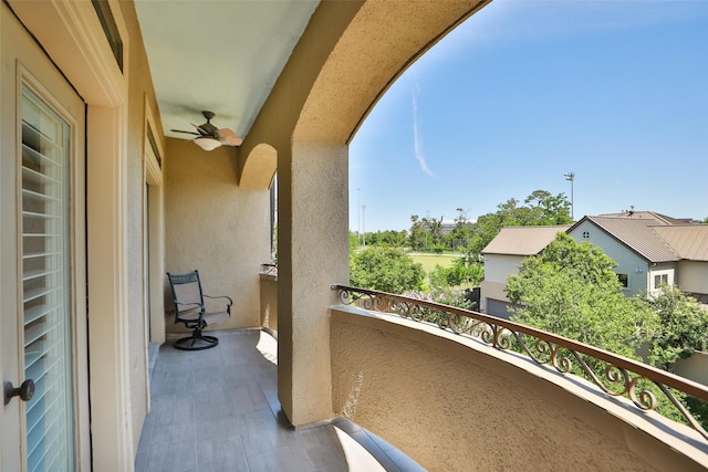 6635 Wanita Pl Unit B, Houston, TX 77007 - balcony with a ceiling fan