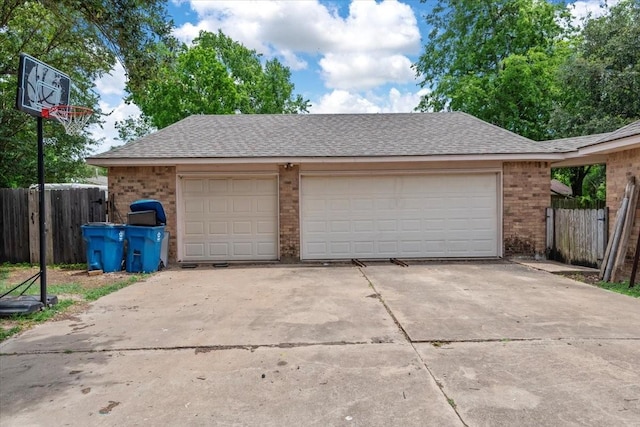 1520 Sycamore St, Navasota, TX 77868 - garage featuring fence