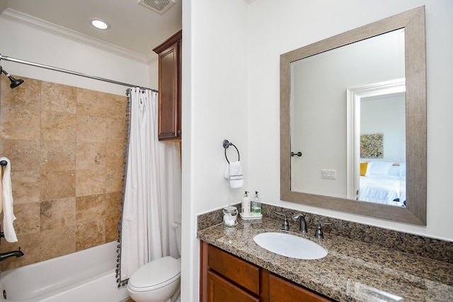 4006 Feagan St Unit D, Houston, TX 77007 - full bath with shower / tub combo, vanity, toilet, and ornamental molding
