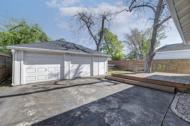 1016 Louise St, Houston, TX 77009 - detached garage with fence