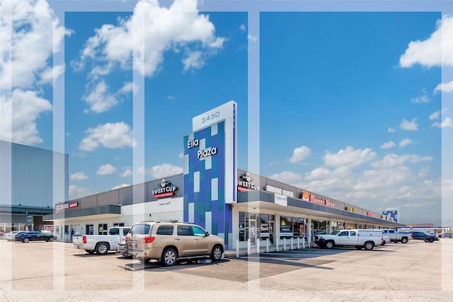 2322 Lamonte Ln, Houston, TX 77018 - view of commercial property with uncovered parking