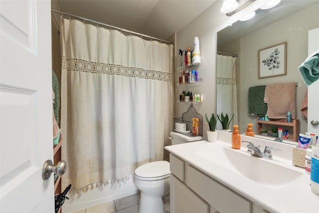6303 Lemon Balm Ln, Crosby, TX 77532 - bathroom featuring tile patterned flooring, toilet, vanity, and curtained shower