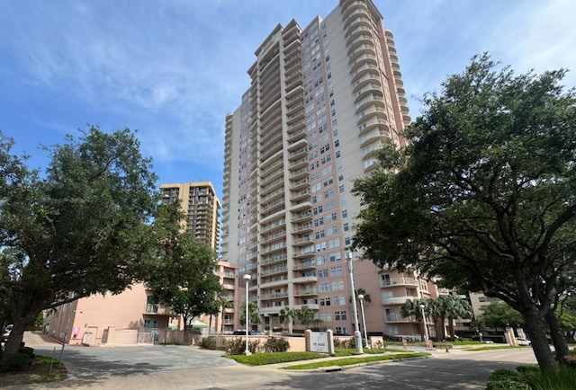 3505 Sage Rd Unit 602, Houston, TX 77056 - view of apartment building / complex