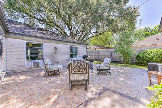16358 Havenpark Dr, Houston, TX 77059 - view of patio featuring fence