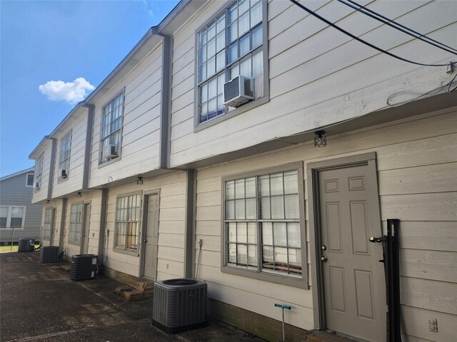 517 5th St Unit 4, Humble, TX 77338 - photo 5