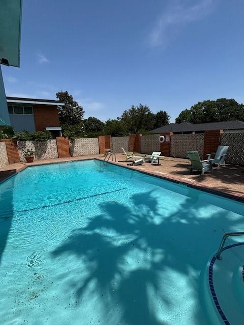 5542 Holly St Unit 206, Houston, TX 77081 - view of pool
